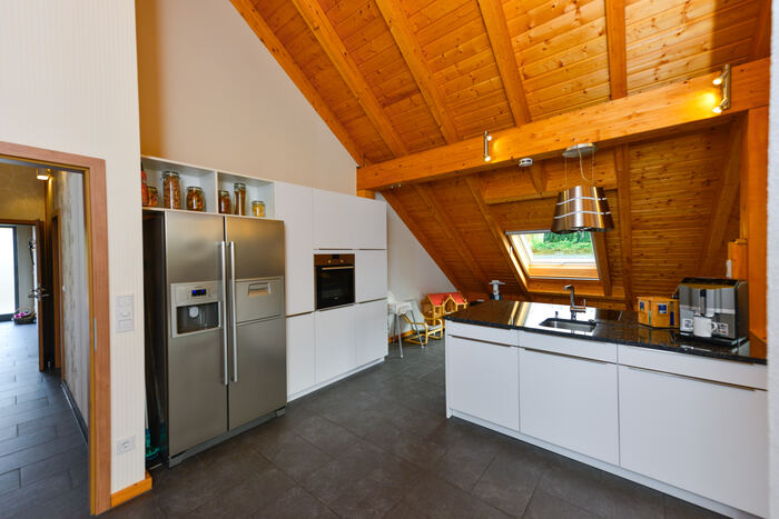 Side-by-Side Kühlschrank mit Vorratsgläsern
